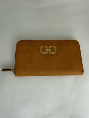 NEW Salvatore Ferragamo Wallet possible flaw